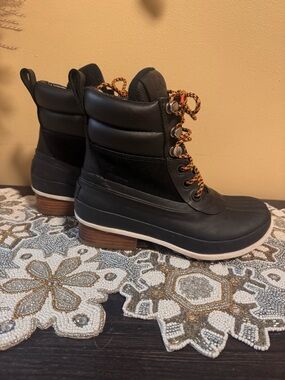 Sorel Black Suede and Rubber Lace-Up Waterproof Duck Boots size 7.5m EUC